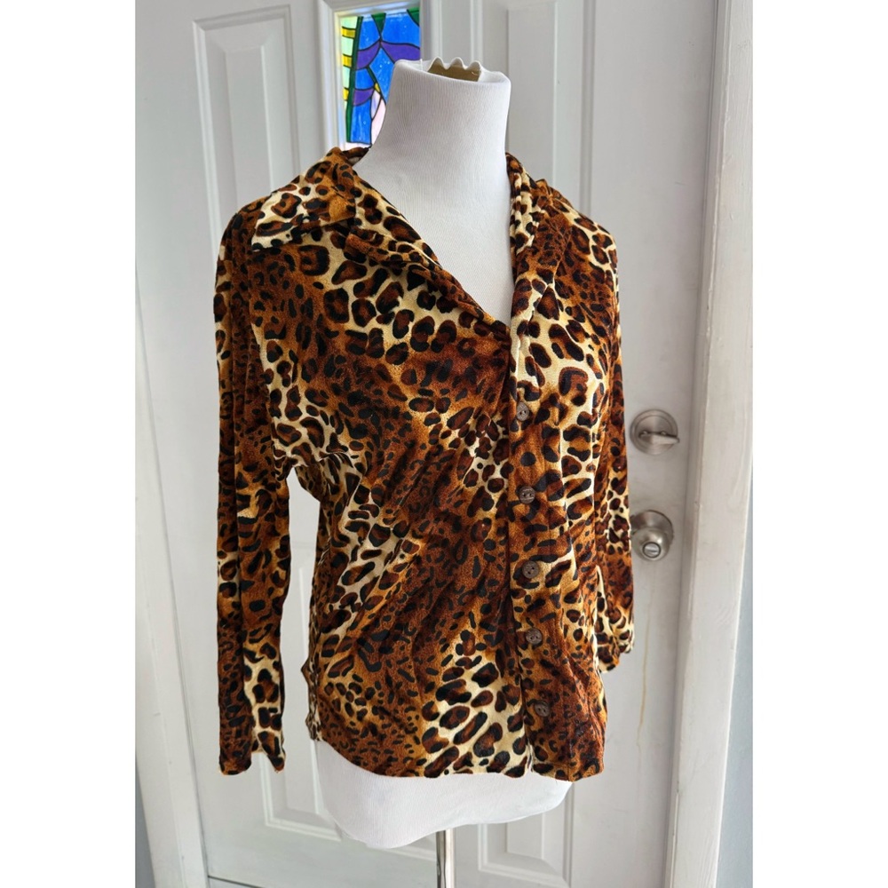 Vintage leopard print button-up top